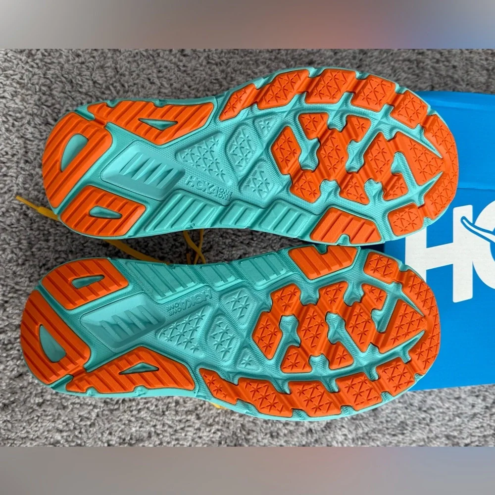 HOKA Arahi 7 - Men’s 9.5 D - white with bright accents, yellow insoles - Picture 5 of 10